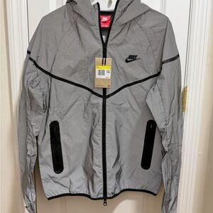 Size Small Mens Nike Tech Woven Flash Reflective Jacket Silver Black FZ7585-035